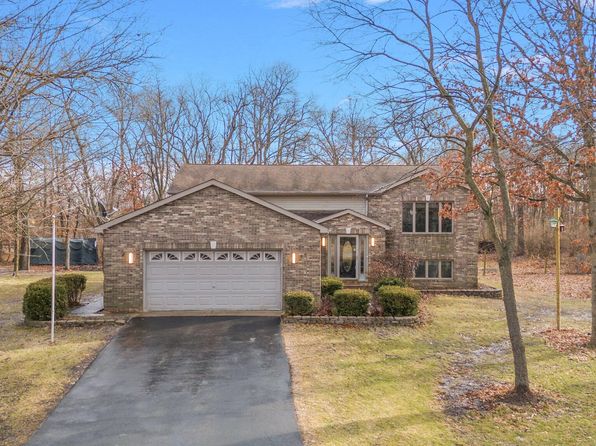 5305 E Chamberlain Ct, Demotte, IN 46310