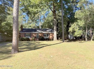 560 Eldorado Dr, Macon, GA 31204