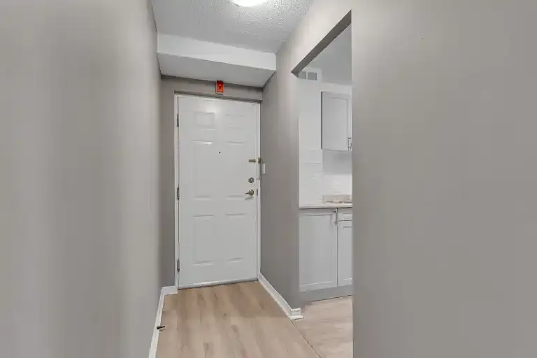 14 Greenview Dr #103 — Photo 9