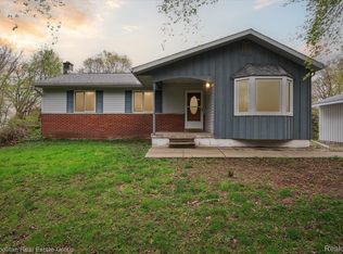 2850 Pardee Rd, Howell, MI 48843