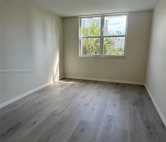 300 Bayview Dr #211 — Photo 1