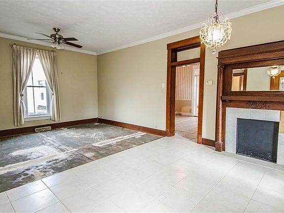 4th image of 327 Tecumseh St