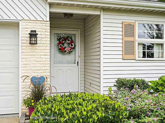 5th image of 1662 Buttonwood Ave