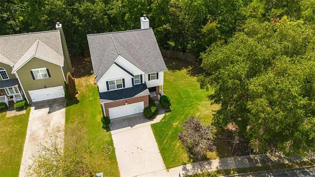3 bed, 2.5 bath, 2235 sqft, $2,500 — Photo 2