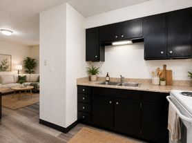 Charming 2 bedroom 1 bath.