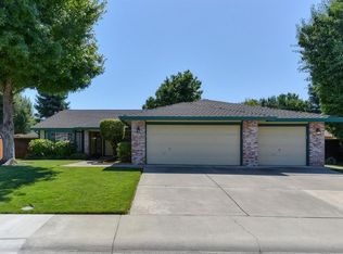 9320 Whittemore Dr, Elk Grove, CA 95624