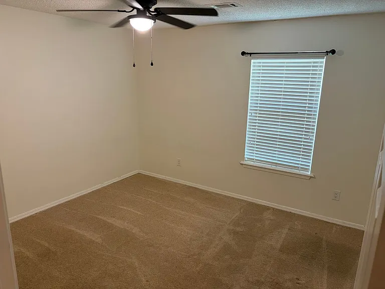 9313 Houston St — Photo 16