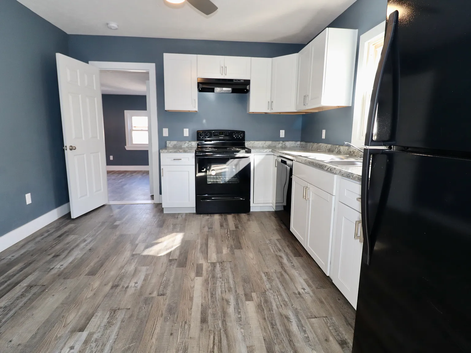 3 bed, 750 sqft, $1,050 — Photo 4