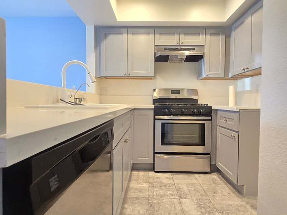 3rd image of 4408 Walnut St #4408