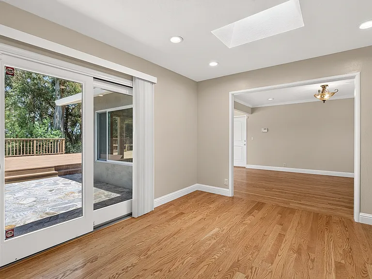 25 Bates Blvd — Photo 12