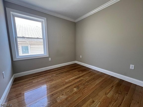 5th image of 208 Atlantic St