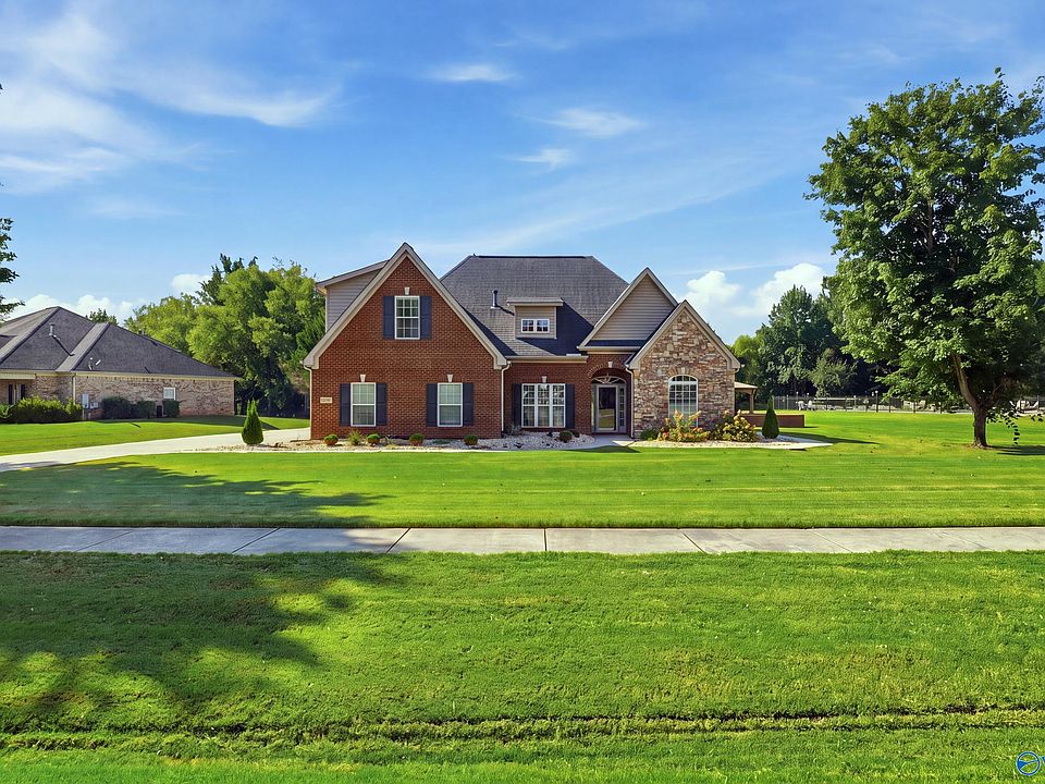 1st image of 134 Bridge Arbor Ln