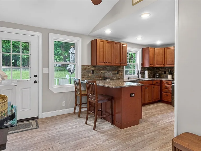 1 Abbott Cir — Photo 4