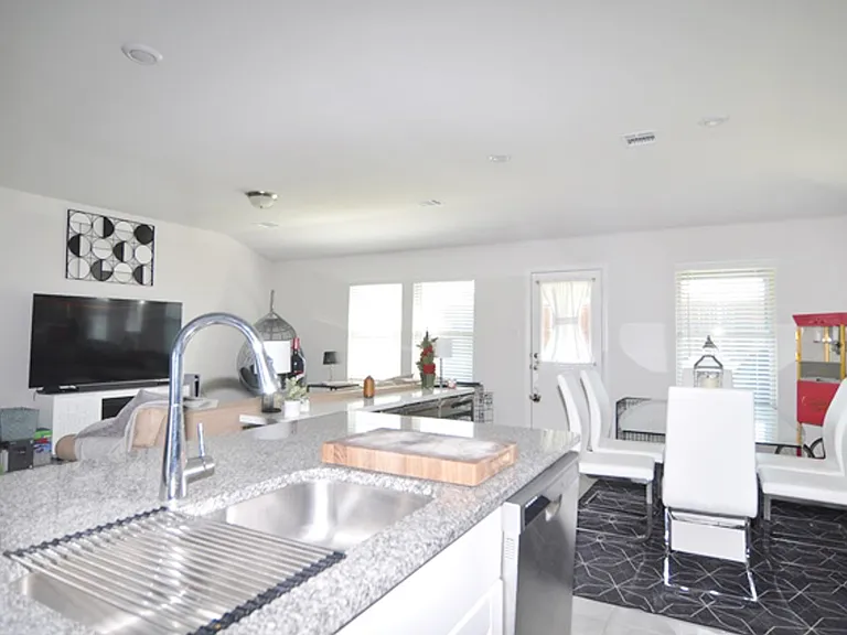 2513 Ponca Dr — Photo 9