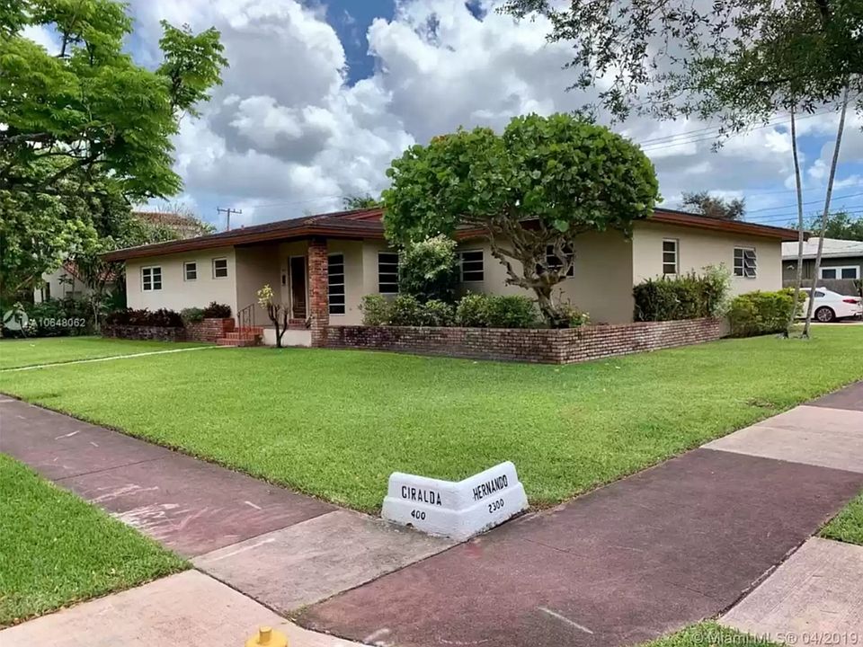 Corner lot