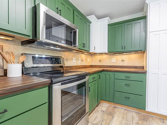 5th image of 2204 Hillside Drive