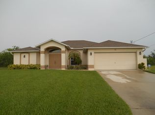 705 NE 19th Ter, Cape Coral, FL 33909