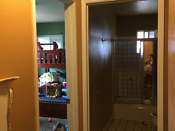 4th image of 3785 Oak Ave