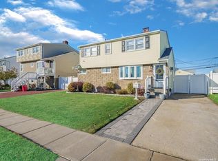 22 Grant St, Freeport, NY 11520