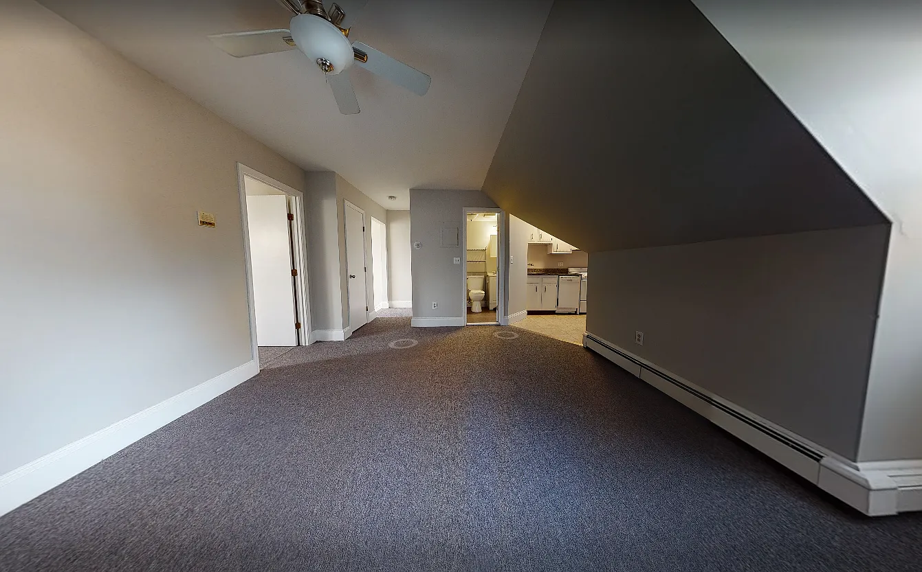 1 bed, 999 sqft, $2,400 — Photo 4