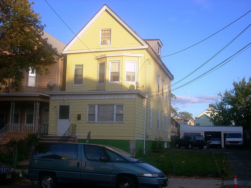 2nd image of 205-209 Shelley Ave