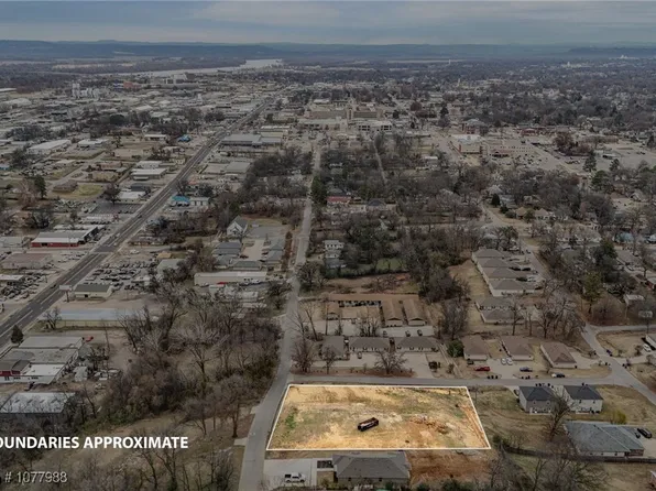 1809 S 12th St, Fort Smith, AR 72901