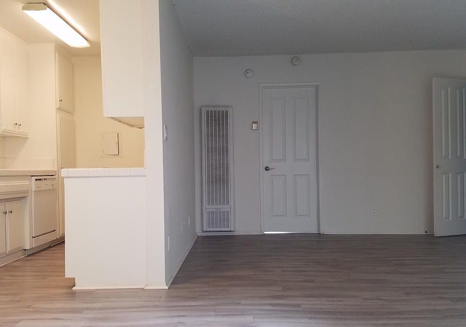 1st image of 12710 Mitchell Ave APT 7