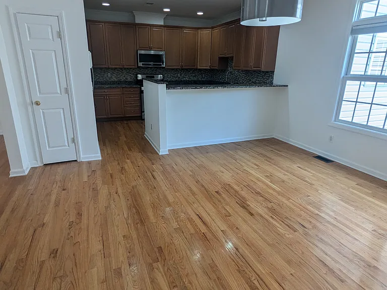 200 Burnett Ave #3 — Photo 15