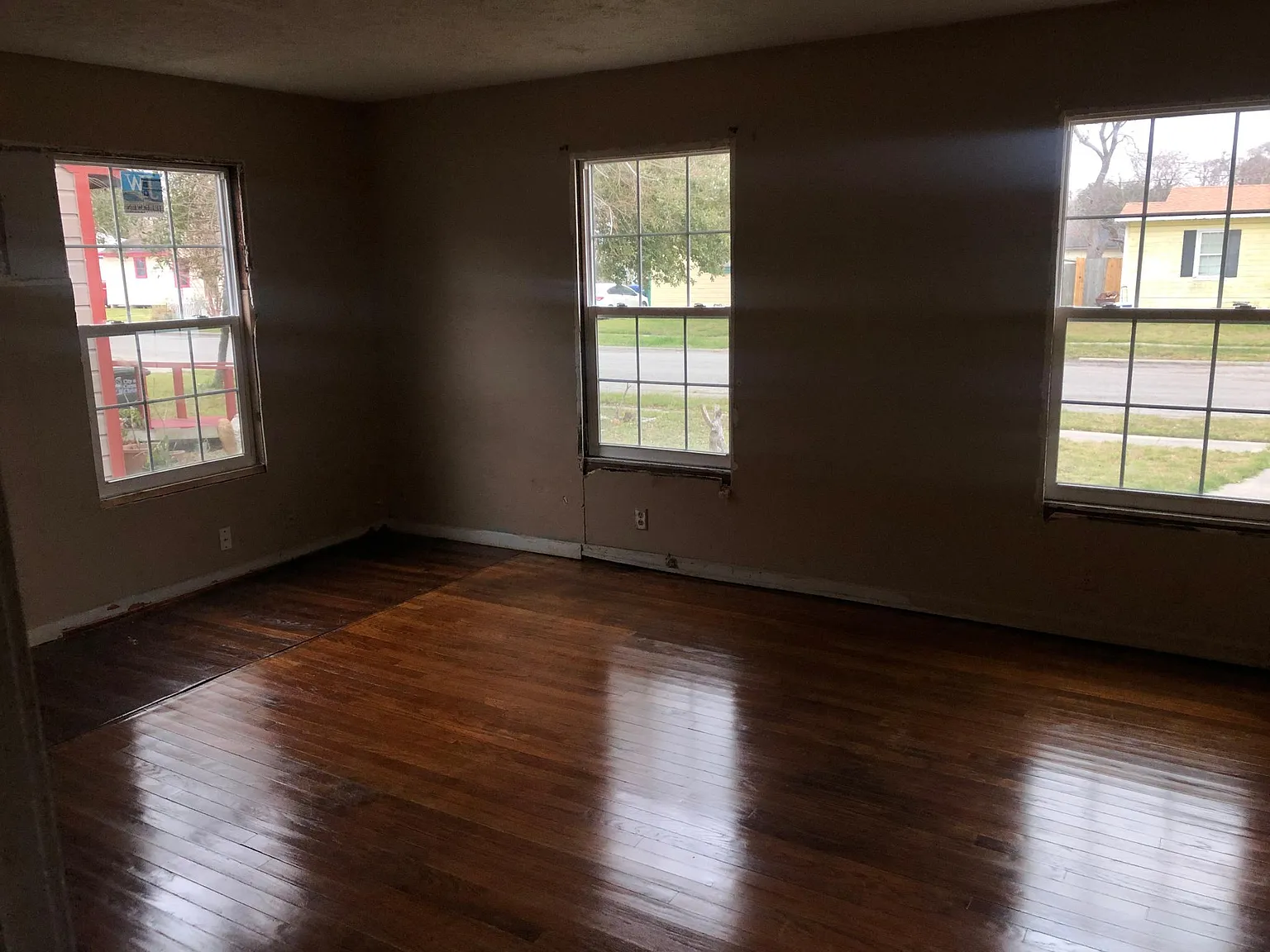 1050 Harrison St — Photo 3