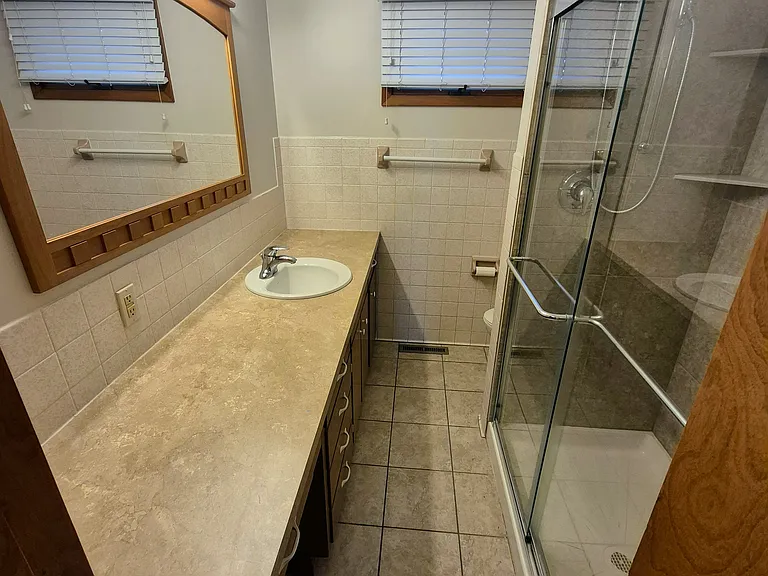 3910 Pace Blvd — Photo 7