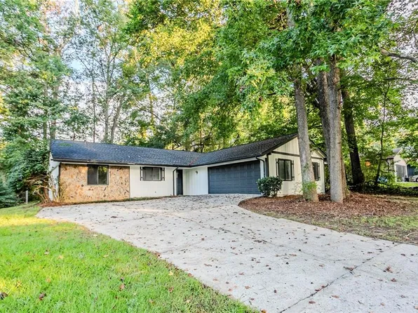 6605 Demere Dr, Morrow, GA 30260