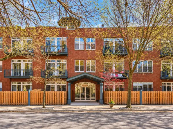2333 W Saint Paul Ave APT 200, Chicago, IL 60647