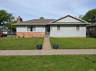 2072 Lewis St, Salina, KS 67401