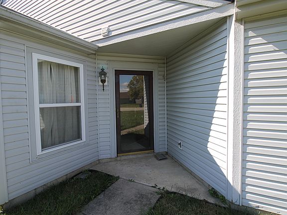 4th image of 1377 Redwood Dr
