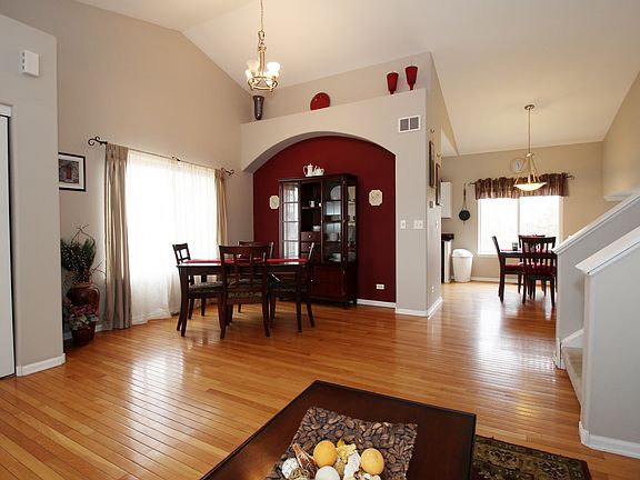 3rd image of 1471 Hartsburg Ln