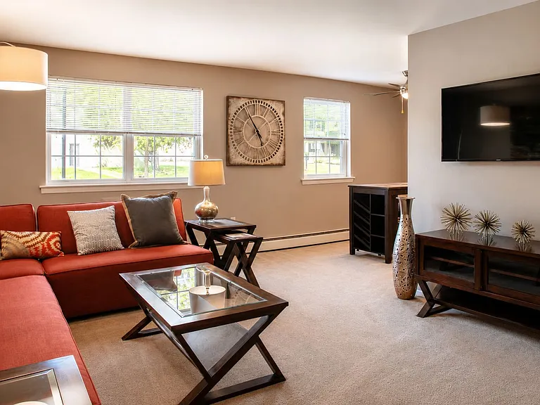 Camp Hill Plaza Apartment Homes — Photo 8
