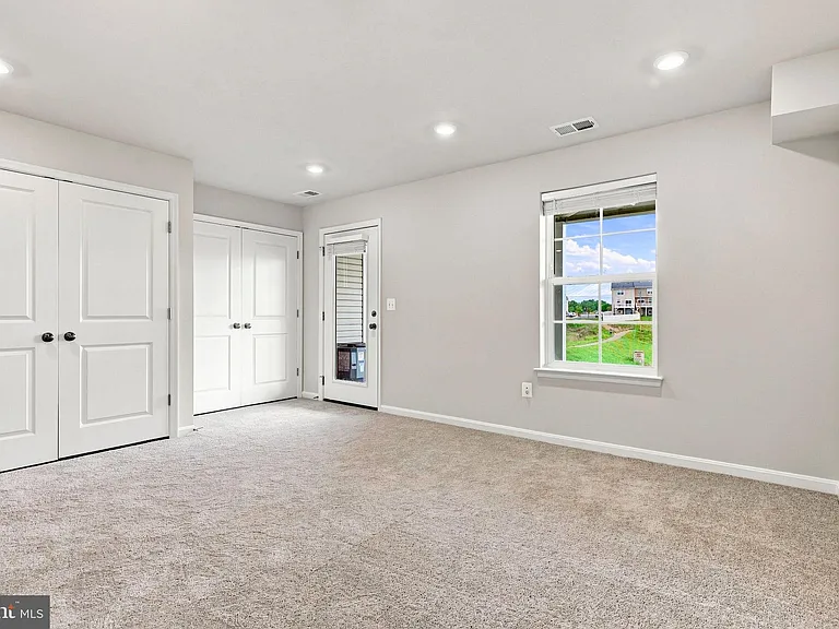 417 Seeback Dr — Photo 13