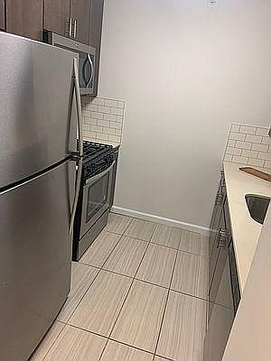 5th image of 2763 Morris Ave Floor 2