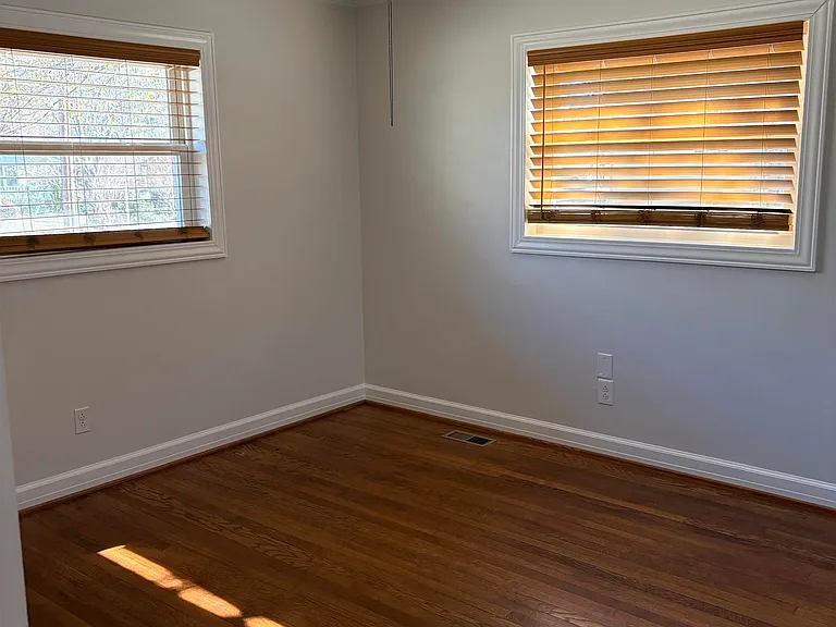 102 Muse Cir — Photo 7