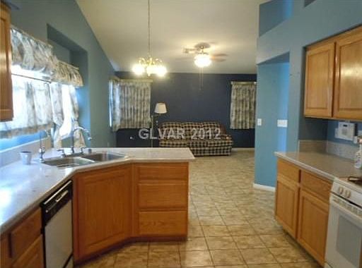 4th image of 2667 Holy Cross Dr