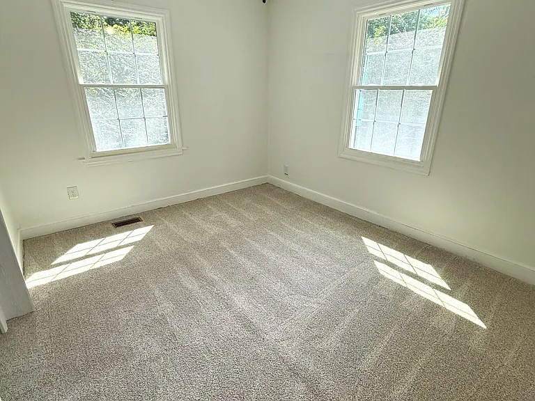 1413 Bonner Ave — Photo 8