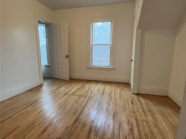 229 Kellogg St — Photo 22