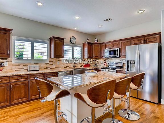 3rd image of 3325 Antique Rose Dr