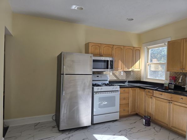 347 Hollis St APT 3