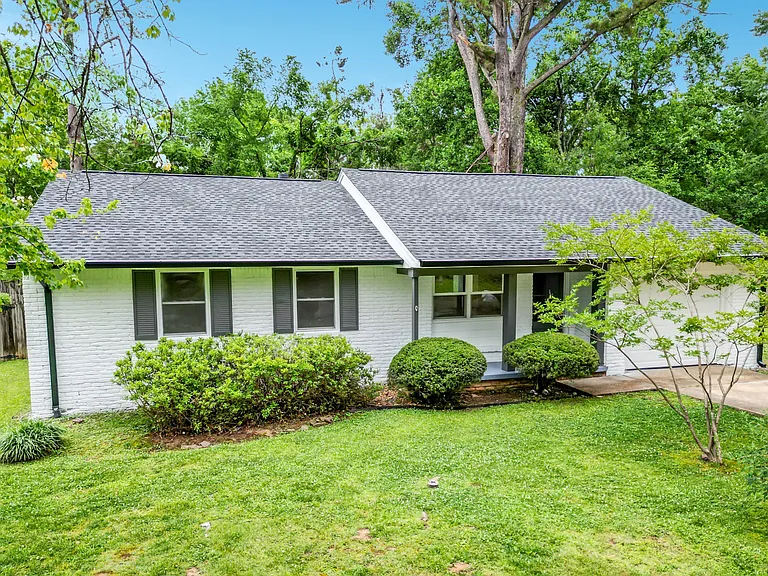 107 Clubview Rd — Photo 32