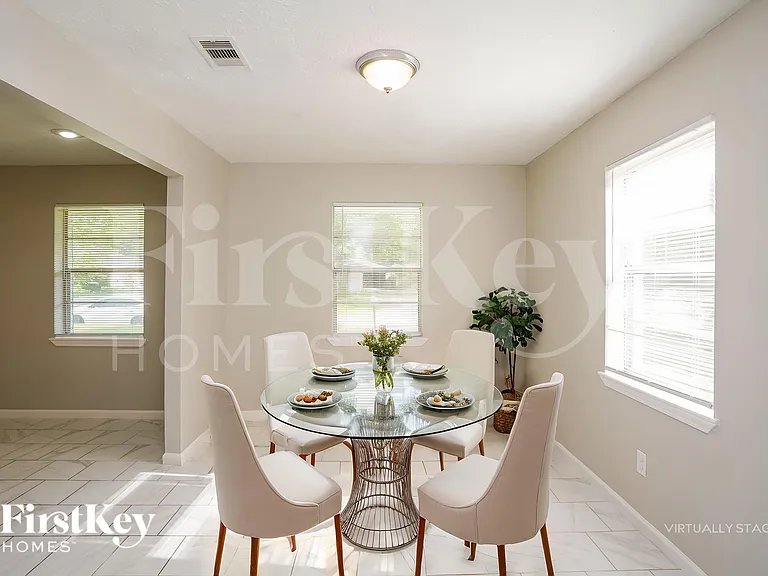 4909 Green Willow Ln — Photo 8