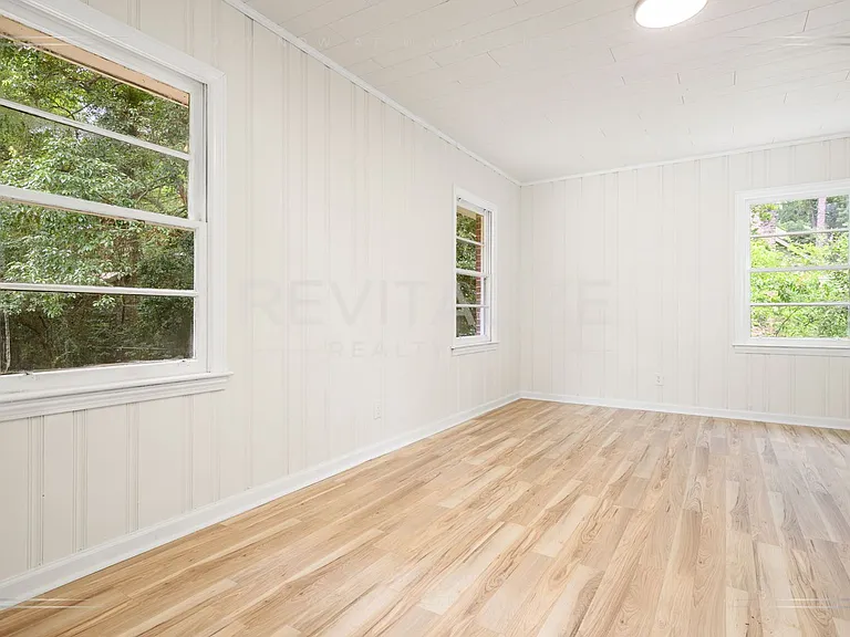 2505 Robin Hood Dr — Photo 9