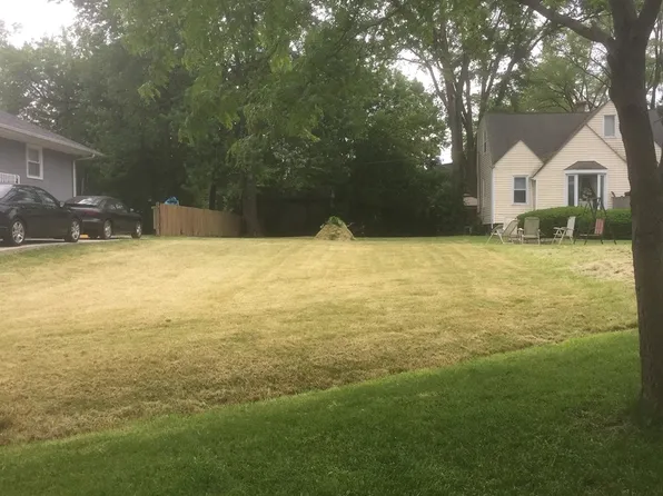 215 Elder Dr, Round Lake Park, IL 60073