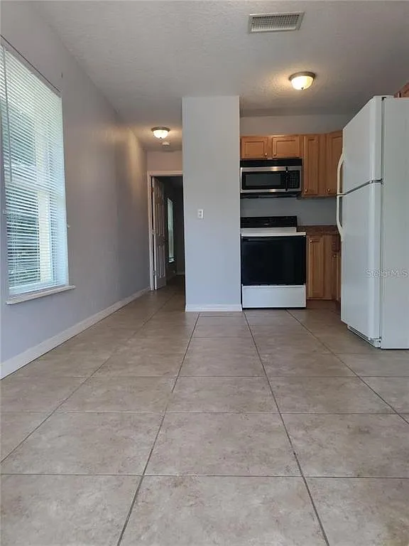1 bed, 1.0 bath, 477 sqft, $1,025 — Photo 2