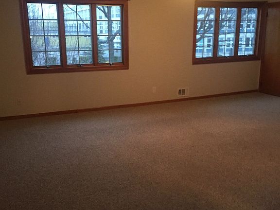 3rd image of 169 Boundary Ave